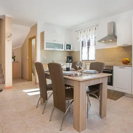 Casa Blechi بيت للعطل